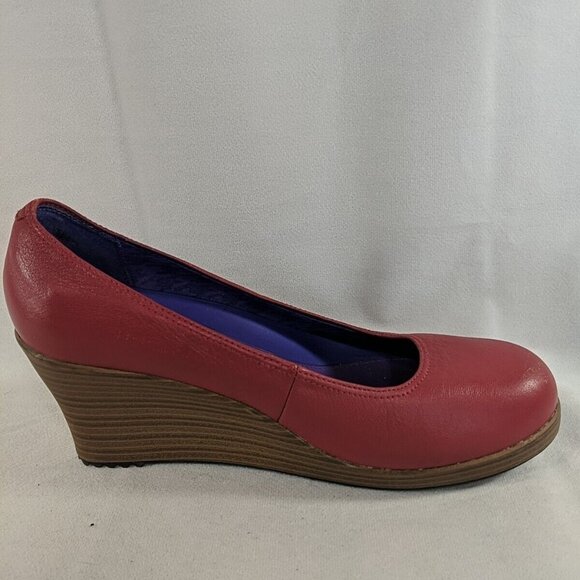 Crocs A-Leigh Red Leather Wedge Closed Toe Pump Heels 14700 Shoes Women's US 7.5 - Picture 6 of 15